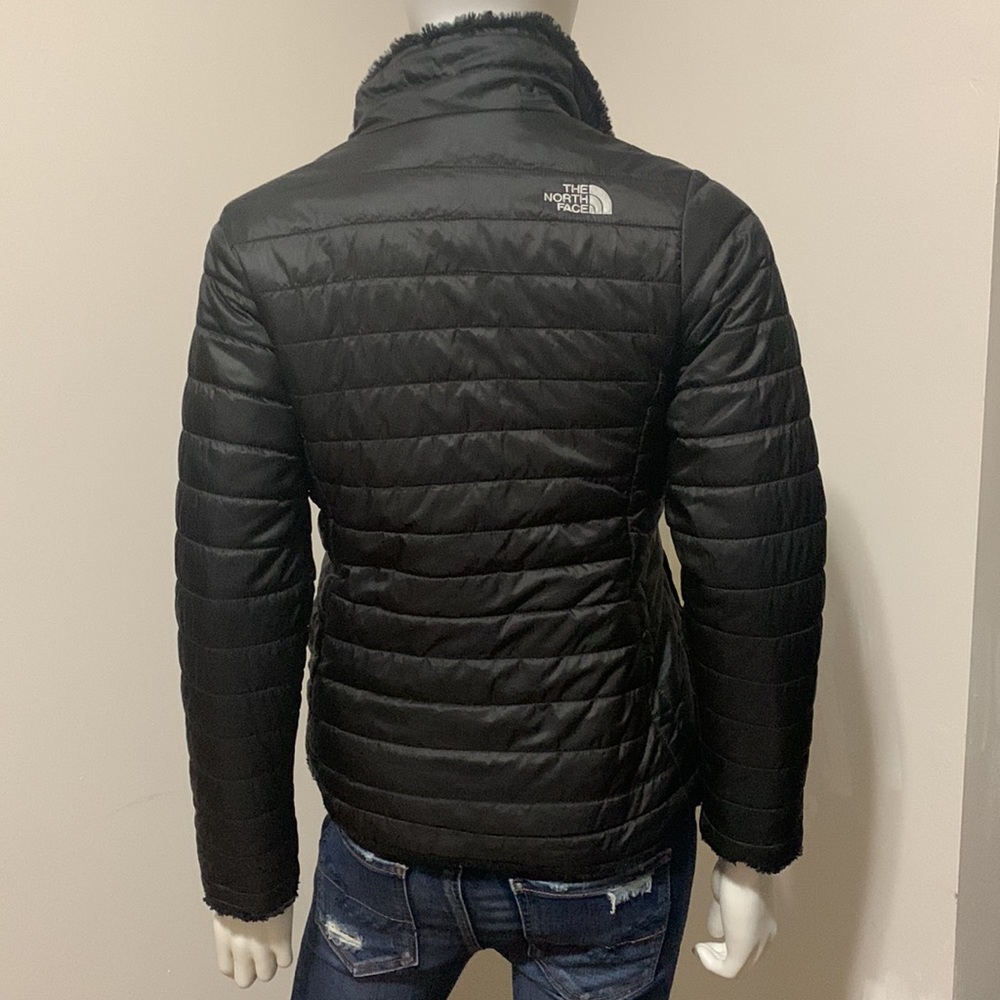 The North Face Kids Black Quilted Puffer Jacket - Picture 4 of 15
